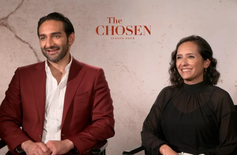 Dos actores latinos interpretan papeles principales en la serie The Chosen